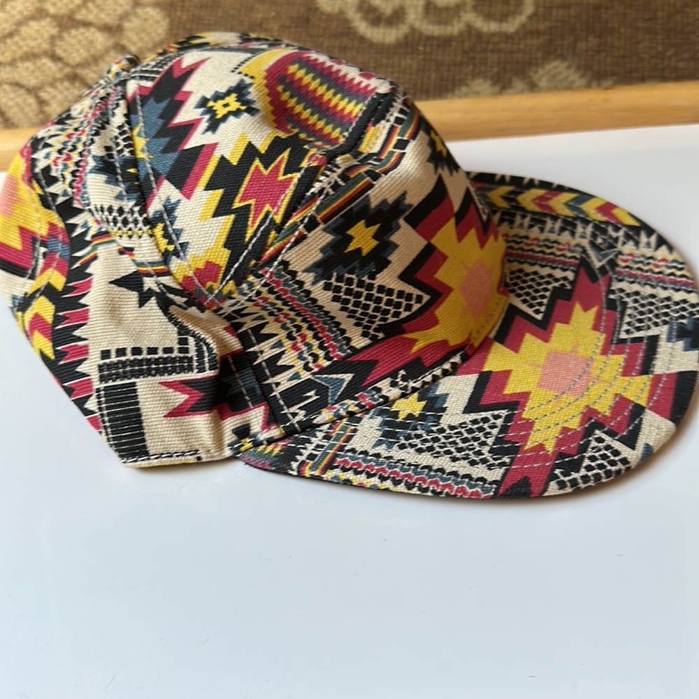 Aztec pattern hat - Picture 2 of 5